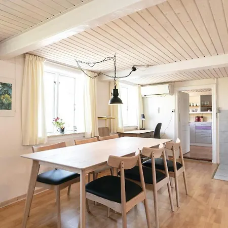 Three-bedroom Holiday In Сasa de vacaciones Allinge-Sandvig