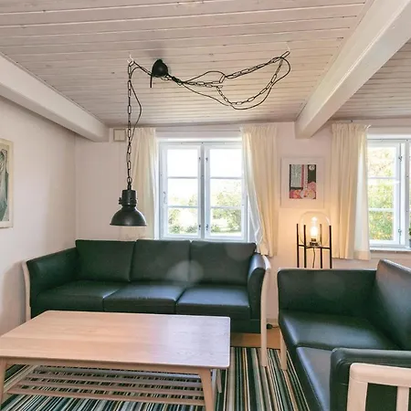 Nyaraló Three-bedroom Holiday In